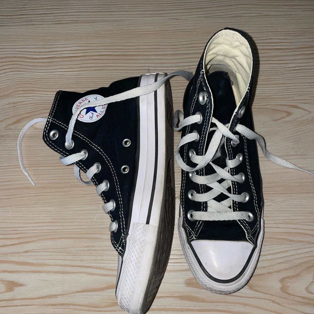 Black converse great condition